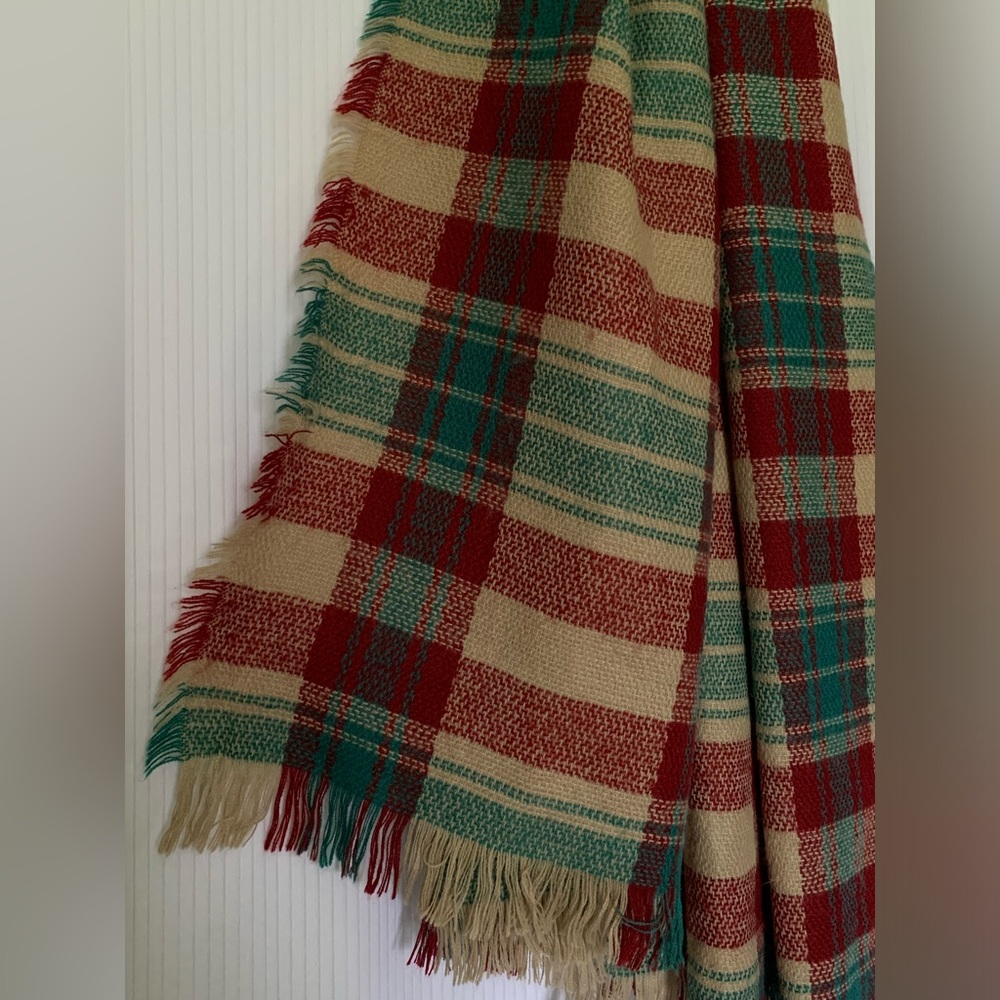 Scarf Rustic Country Colors Red Tan and Green Lightweight with Fringe - Picture 2 of 8